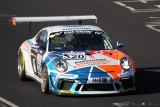 SMUDO von den Fantastischen Vier am Steuer des von alternativen Brennstoffen angetriebenen Porsche GT3 Cup